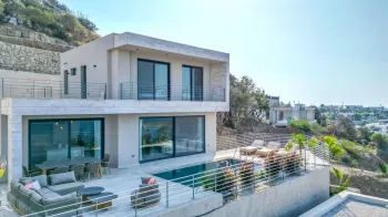 Gümüşlük Bodrum'da Panoramik Deniz Manzaralı Lüks Villa